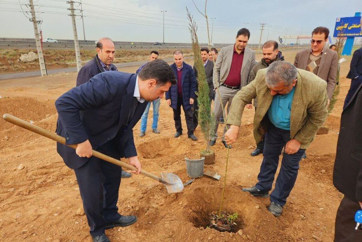 202 هكتار زمين در شهركهای صنعتی تحت پوشش فضای سبز