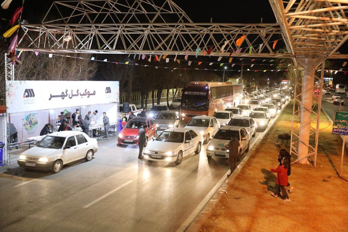 خدمت‌رسانی موکب گل‌گهر به شهروندان در شب نیمه‌شعبان