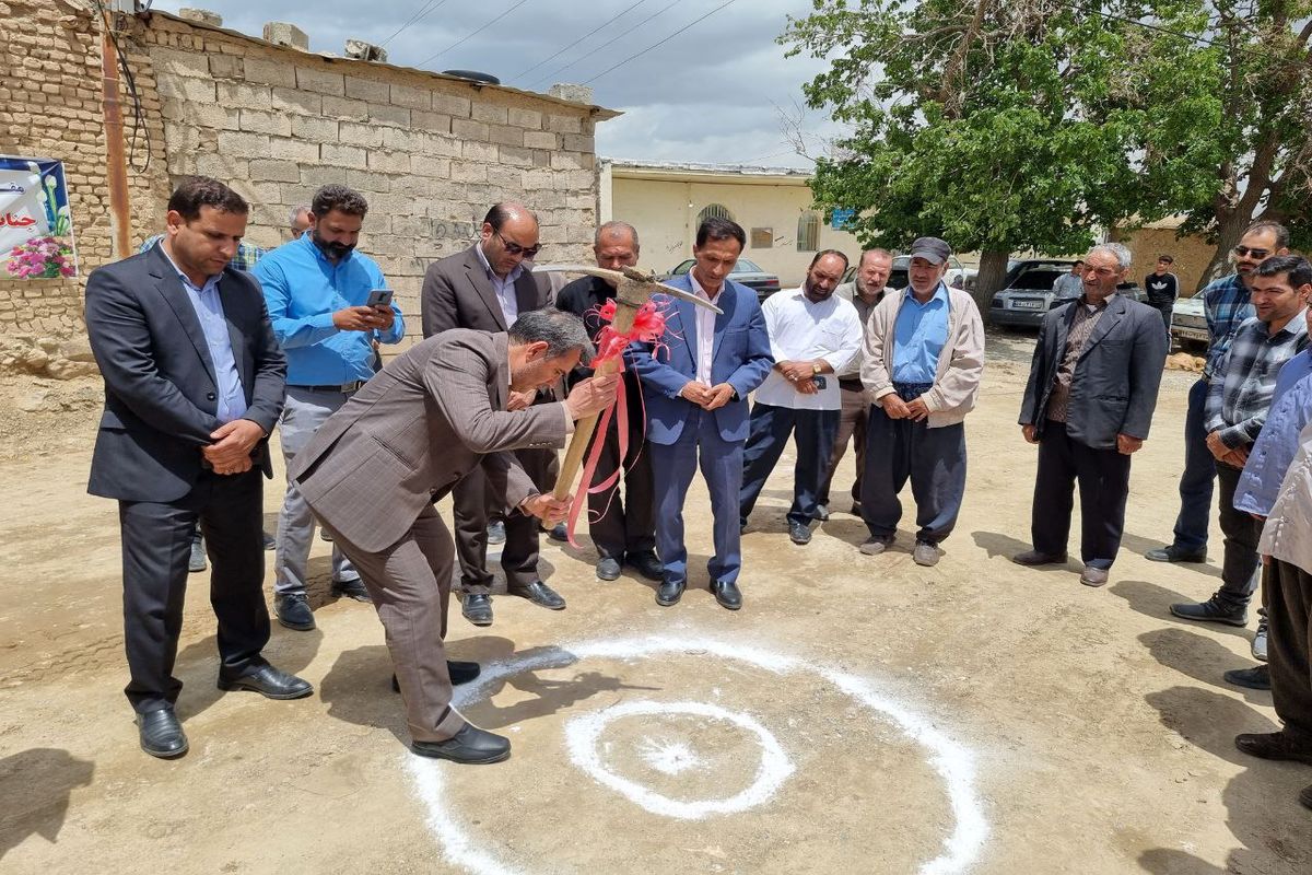 عملیات اجرایی بهسازی و آسفالت «روستای سُرخلیجه نهاوند» با اعتبار یک میلیارد ریال آغاز شد