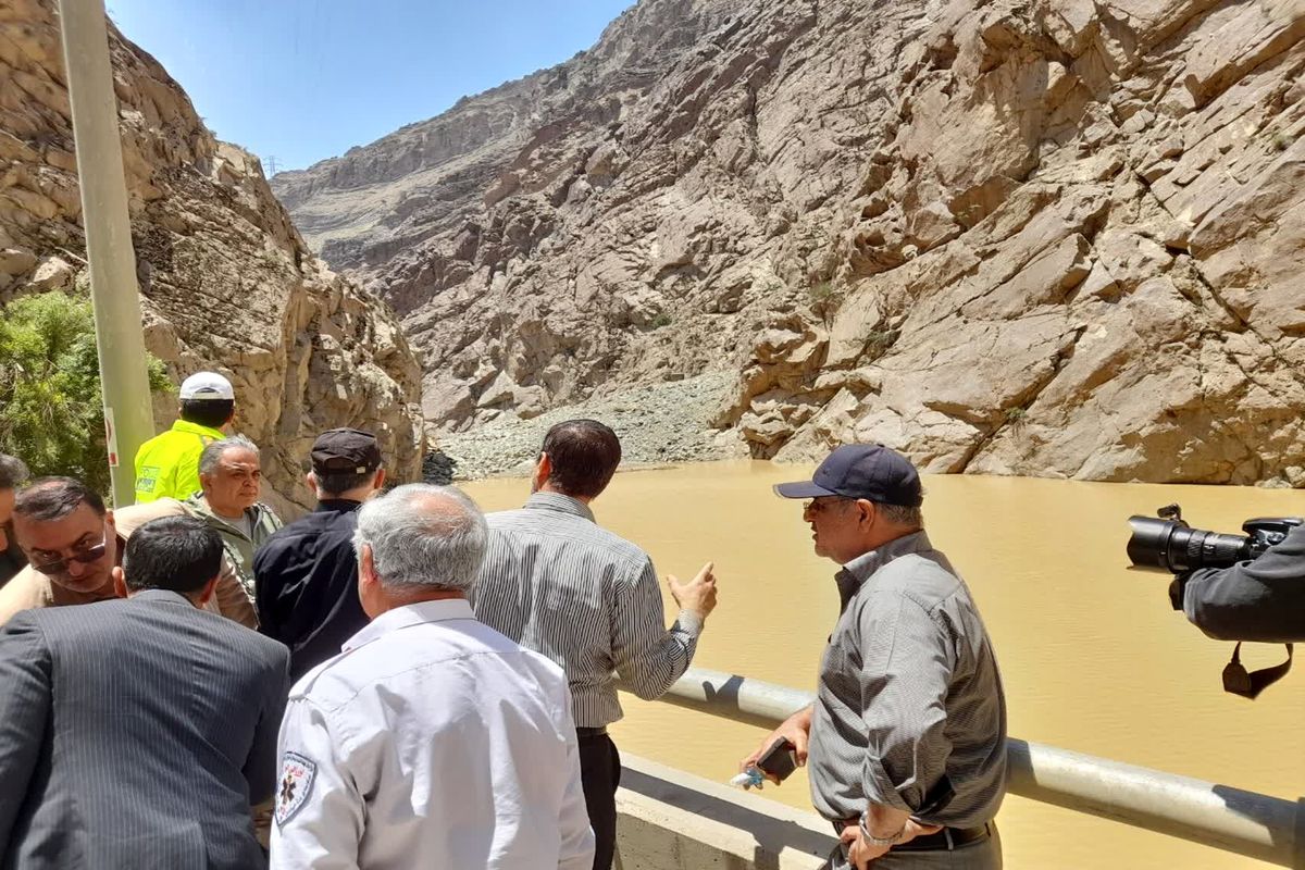 ۱۵۰ خودرو در محدوده کرج_ چالوس قرار دارند/ سرنشینان خودروها به خارج از محدوده منتقل شدند