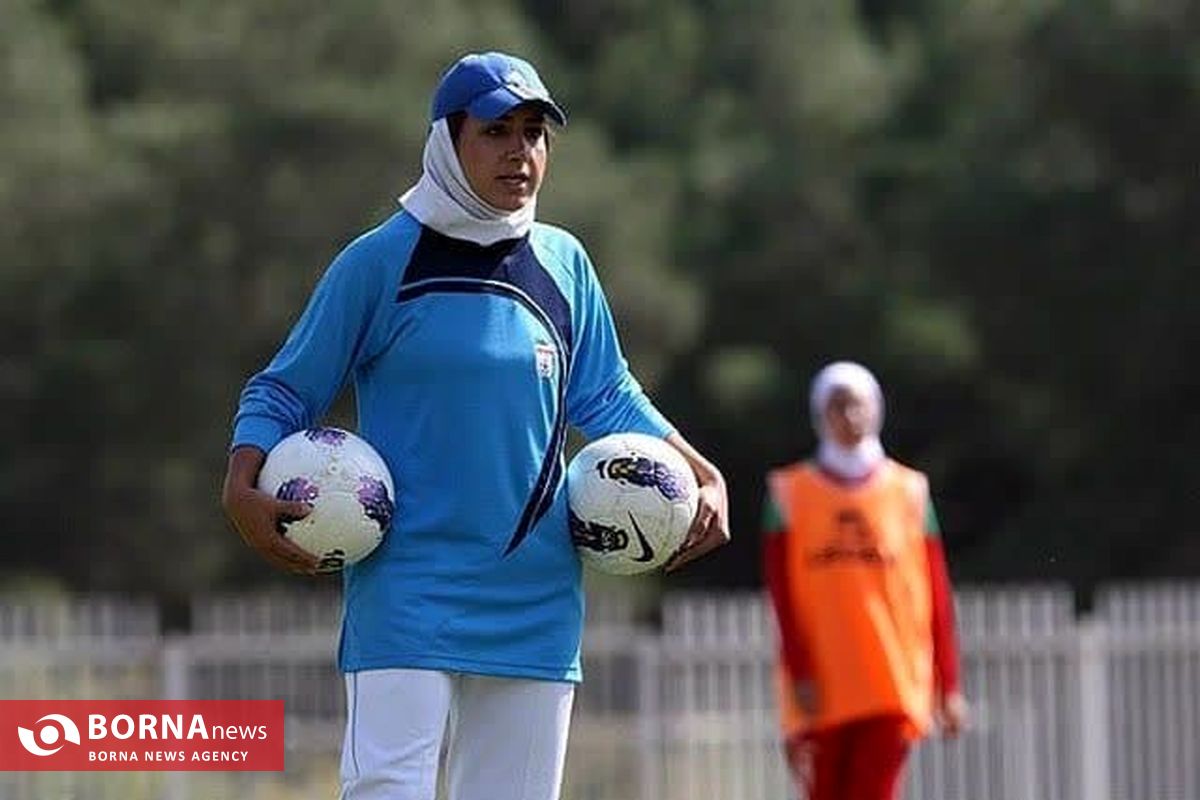 سرمربیگری بانوی گیلانی در تیم فوتبال شهرداری سیرجان