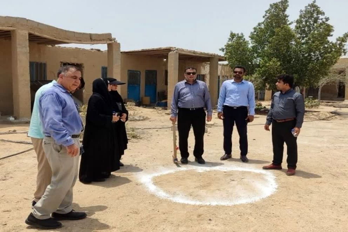 کلنگ اولین مرکز فرهنگی در جزیره هنگام به زمین زده شد