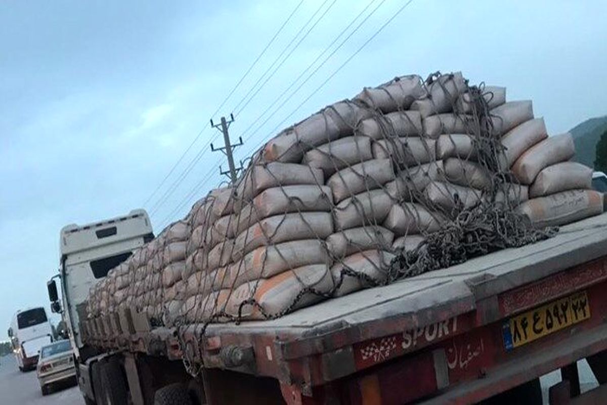 عرضه سیمان متناسب با تقاضای بازار است/ وزارت صمت ابزار نظارت بر واسطه‌گران بازار سیمان را تقویت کند