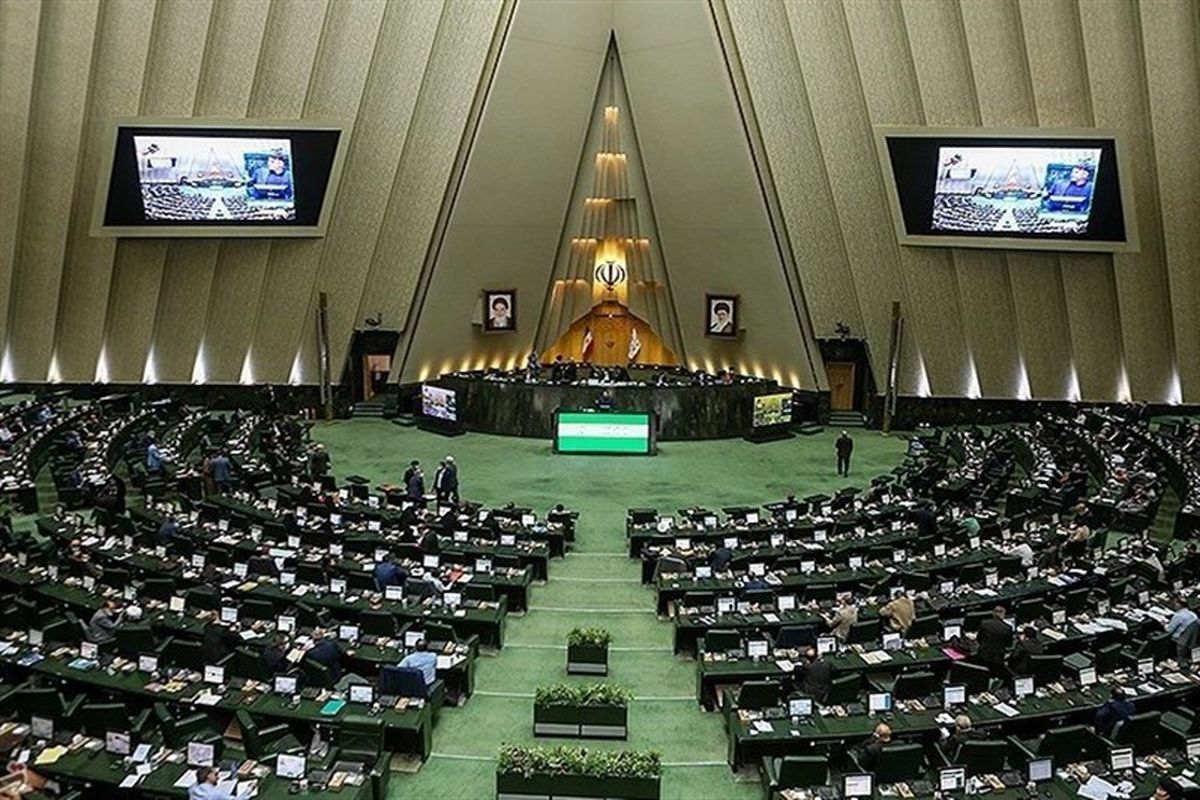 اظهار نظر جمعی از نمایندگان مجلس درباره وزیر کشور/ راستینه: استیضاح وزیر کشور به صلاح نیست