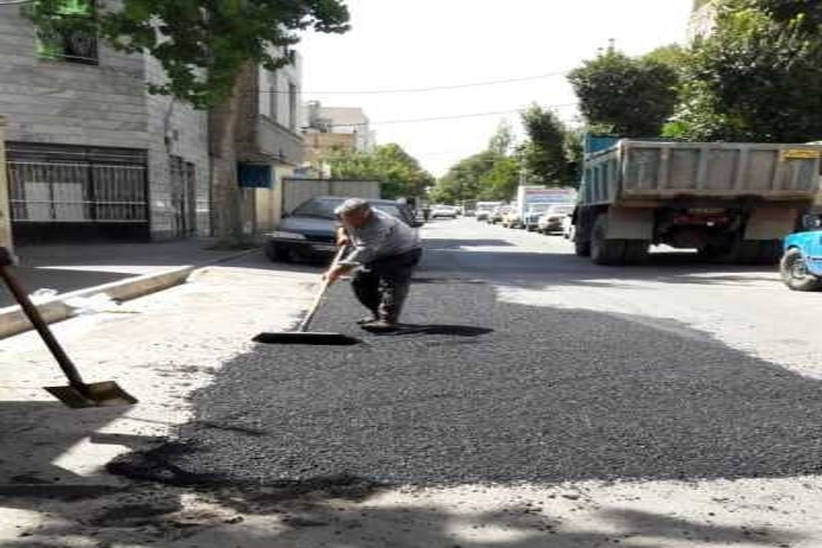 پخش آسفالت در معابر شمال تهران به بیش از ۴۱ هزار تن رسید