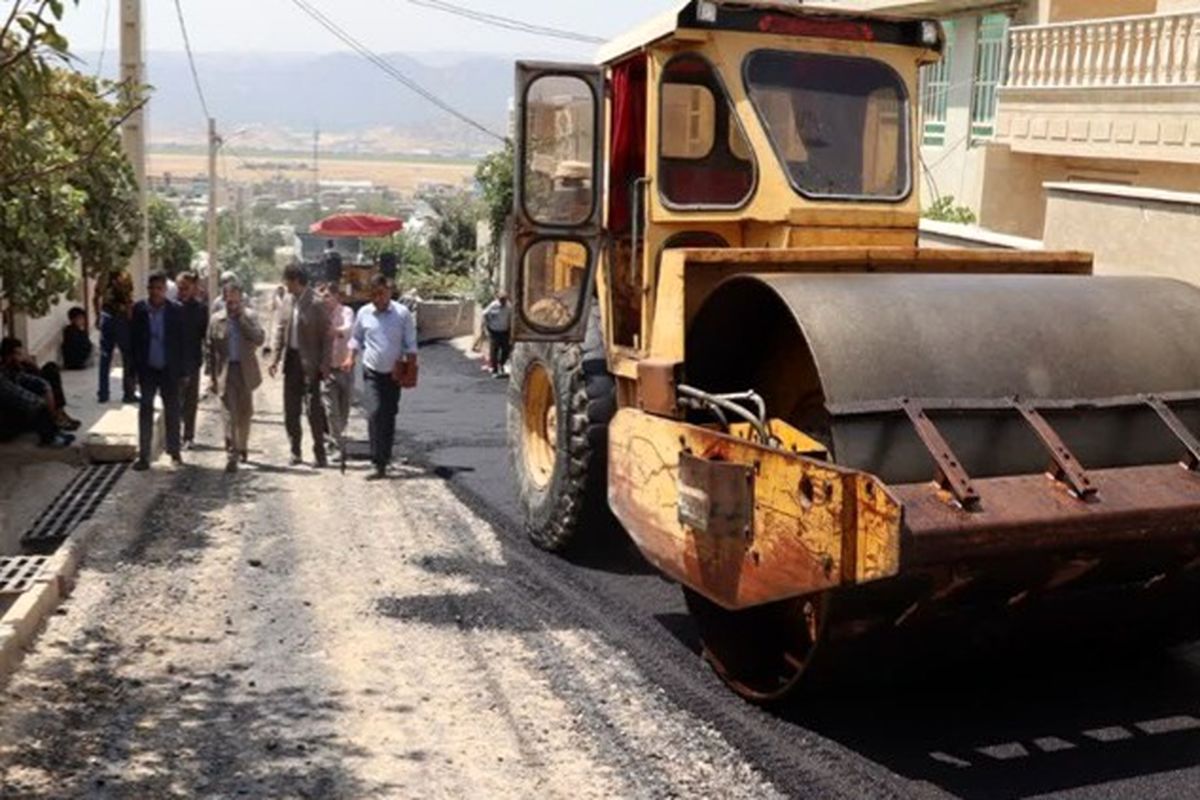 آغاز عملیات آسفالت و بهسازی ۲۰ هزار مترمربع از معابر روستای بلهزار