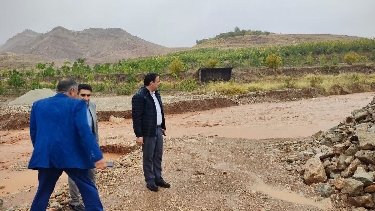 قطع پل ارتباطی ۱۱۰۰ نفر از روستای بن لار معمولان بر اثر سیلاب