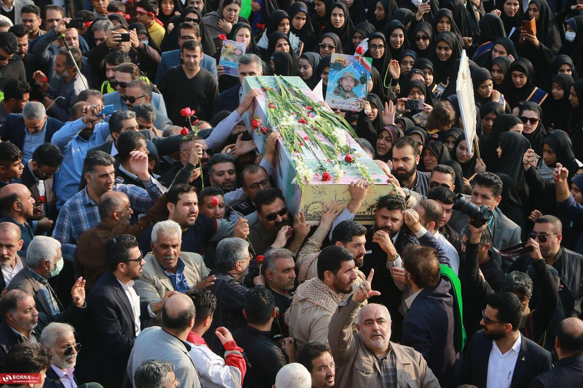 پیکر شهید گمنام دفاع مقدس در یادمان سازمان منطقه آزاد اروند به خاک سپرده شد