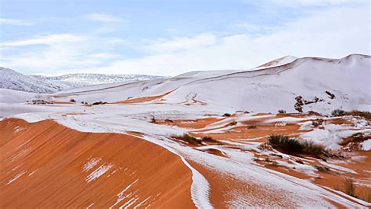 طوفان تگرگ در بیابان‌های عربستان