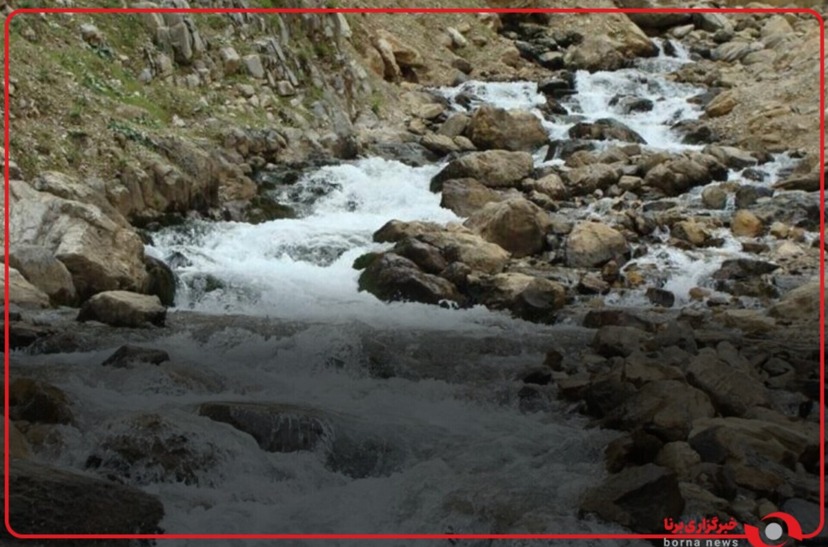 چشمه خروشان‌ سپیاو در باینگان شهرستان پاوه