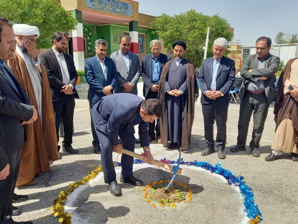 نهضت احداث چمن مصنوعی در مدارس کهگیلویه و بویراحمد در دولت سیزدهم با کلنگ زنی ۱۰چمن  ورزشی 