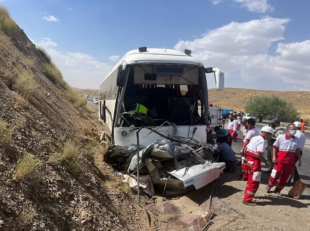 فوت بیش از ۱۰ نفر در حادثه سقوط اتوبوس محور اندیشمک - پلدختر در منطقه پاعلم لرستان