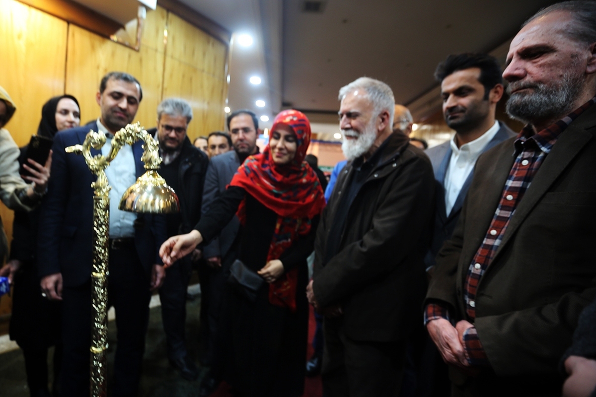 زنگ افتتاح جشنواره هنرهای تجسمی فجر در شیراز نواخته شد