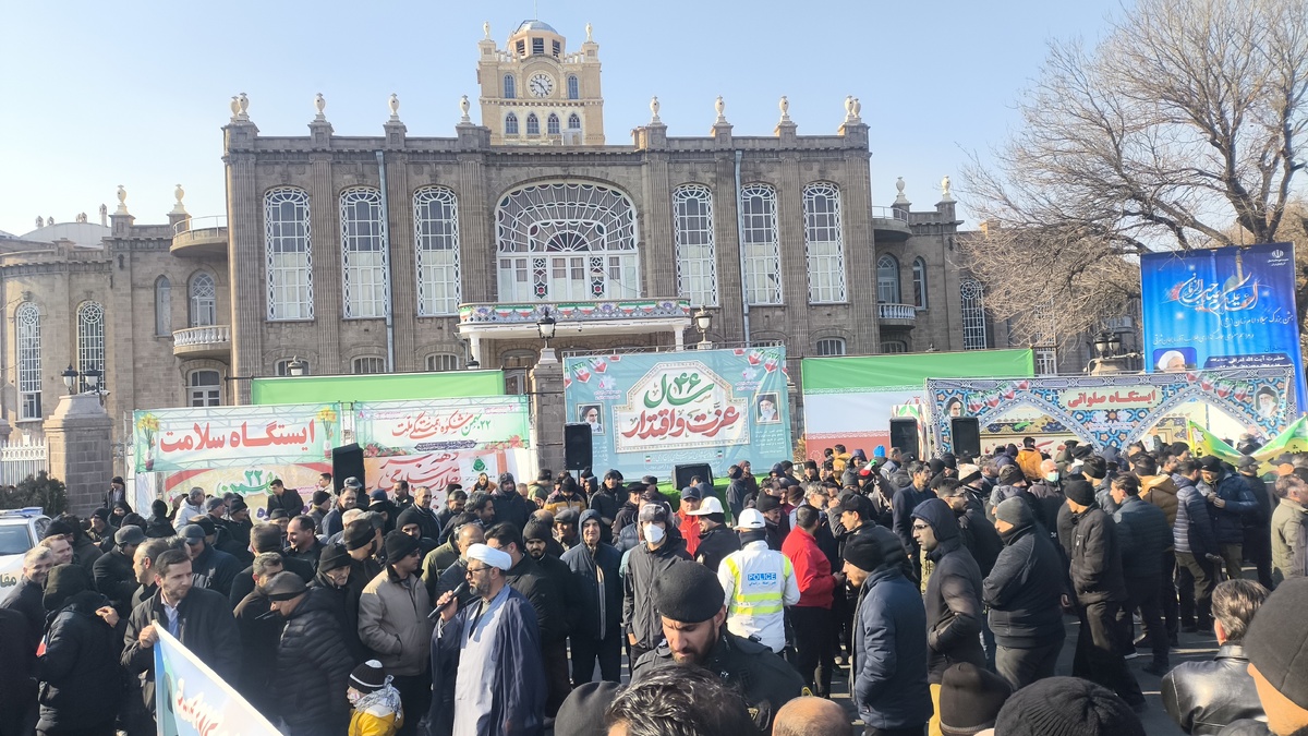 حضور پرشور مردم تبریز در راهپیمایی ۲۲ بهمن ماه