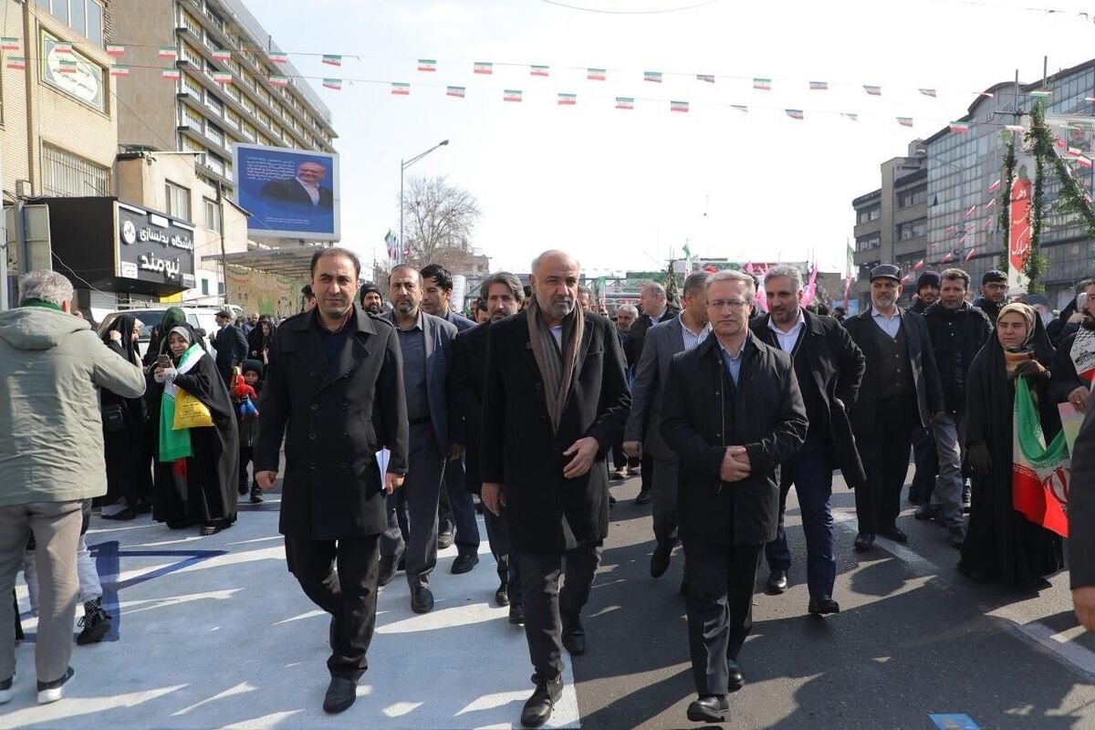 وزیر تعاون در جشن پیروزی انقلاب حاضر شد