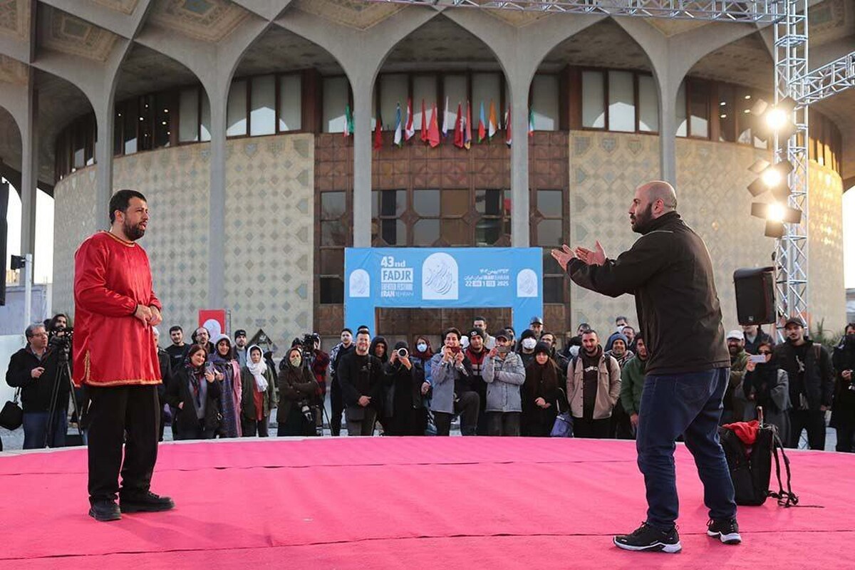 مسئولان در پاسخ اعتراض آقای کارگردان کمک‌هزینه‌های فجر را شفاف اعلام کنند/ شهرداری بازهم در تبلیغات سنگ تمام نگذاشت!