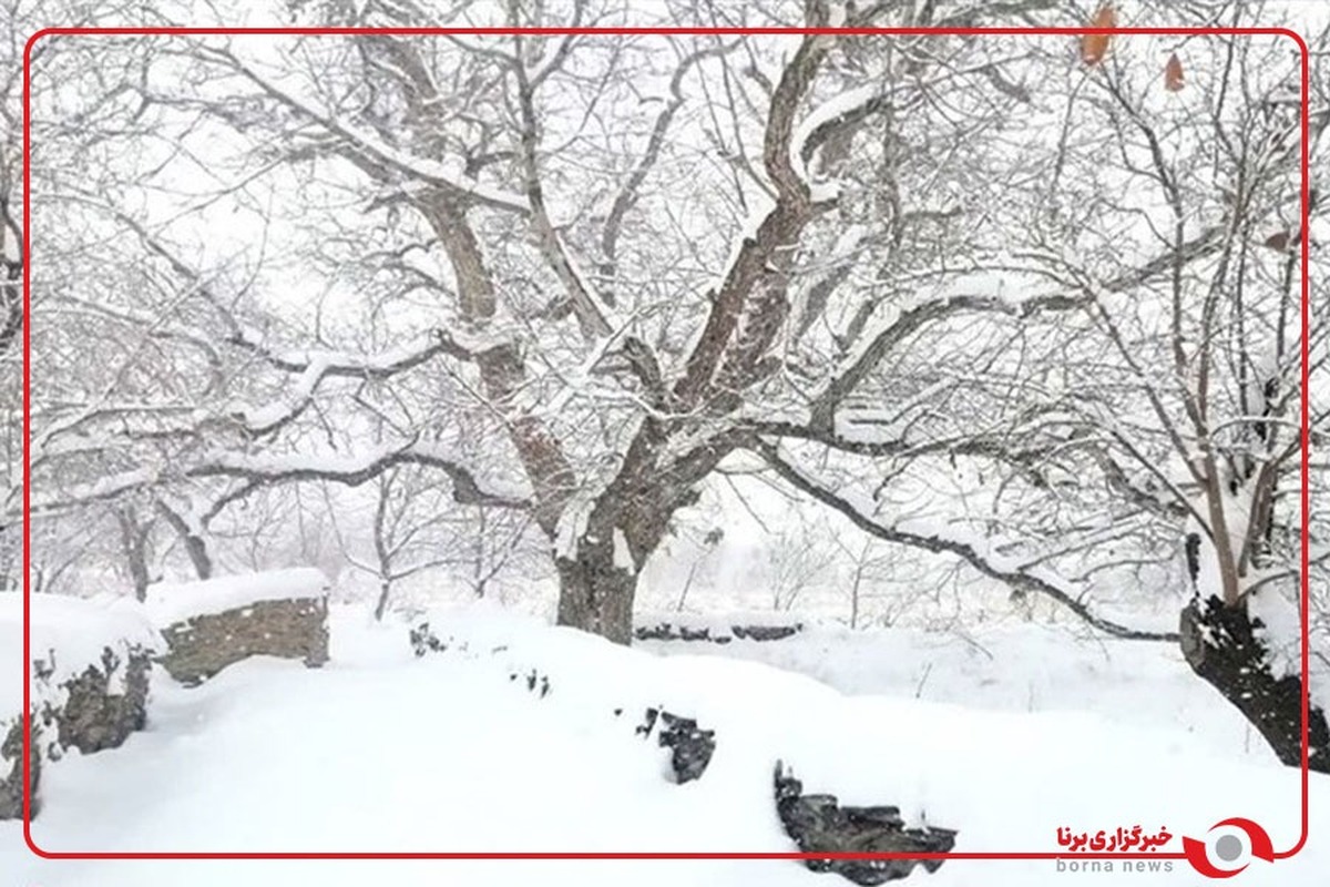 بارش سنگین برف در روستای کروکان استان مرکزی