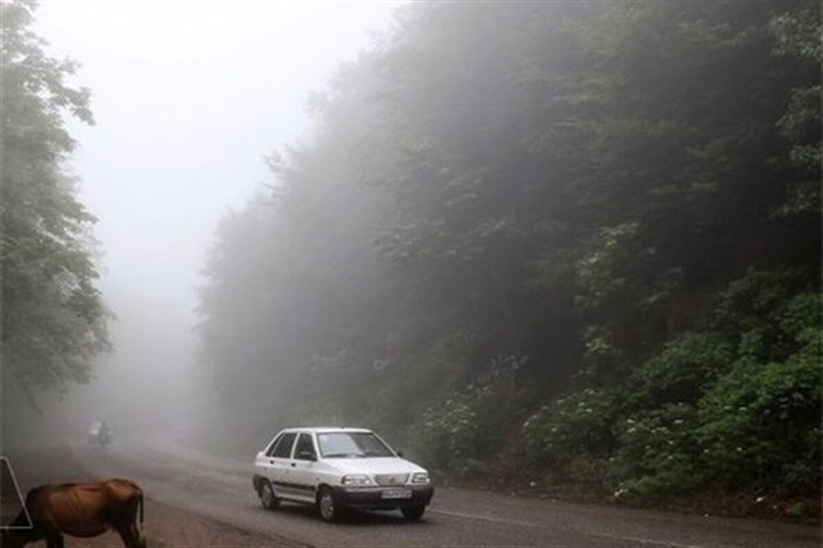 بارش باران و مه گرفتگی در محورهای ۶ استان