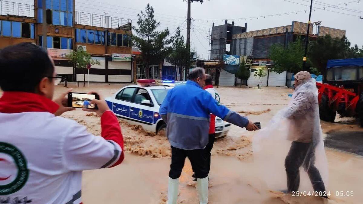 مدیرکل مدیریت بحران استانداری خراسان جنوبی: جلسه اضطراری سیلاب در شهرستان زیرکوه تشکیل شد