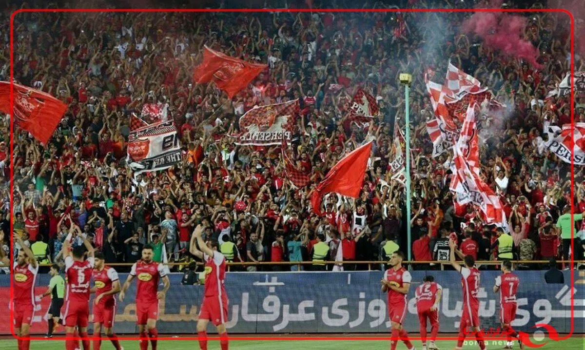 پرچم قهرمانی پرسپولیس در ورزشگاه آزادی به اهتزاز در آمد