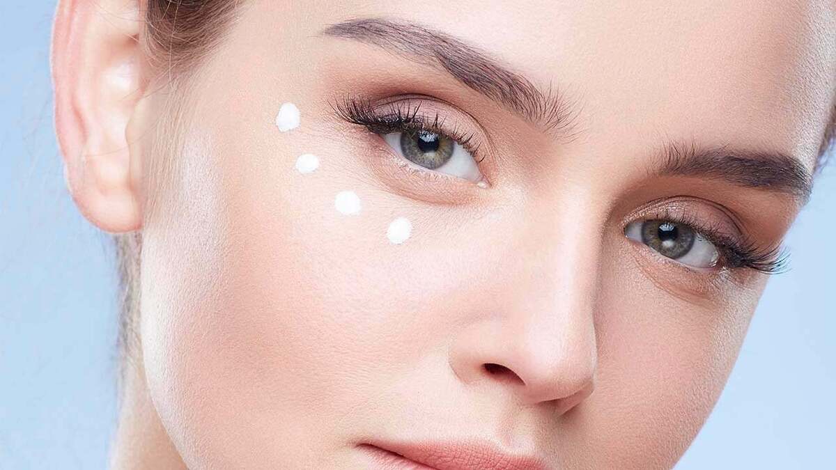 چرا باید کرم دور چشم استفاده کنیم؟