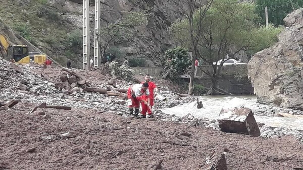 پیگیری آخرین وضعیت سیل جاده چالوس از سوی سرپرست ریاست جمهوری