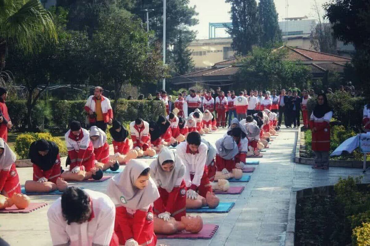 ۲۳۰۰ گلستانی توسط هلال احمر آموزش حضوری دیدند