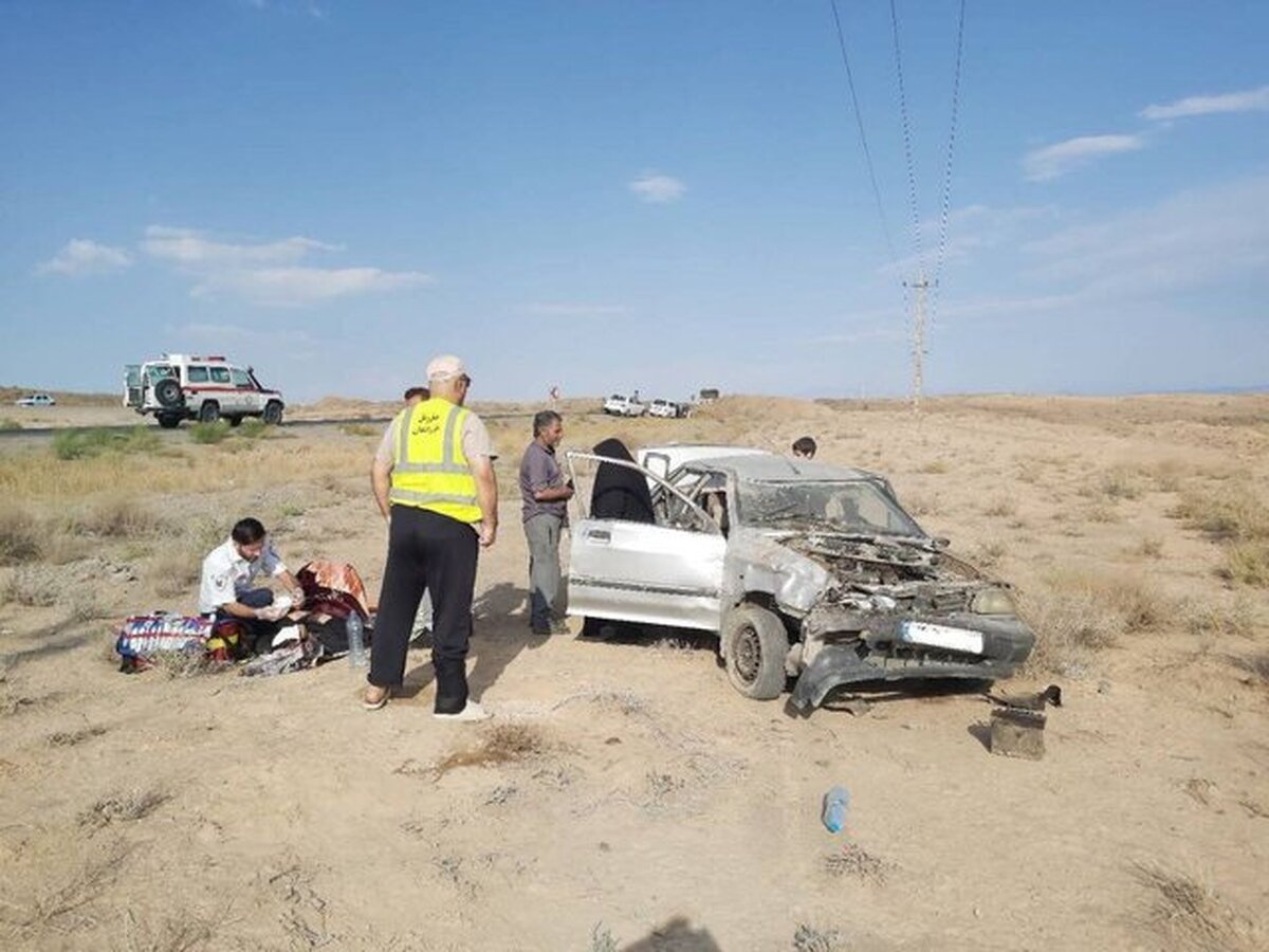 مصدومیت ۵ نفر در حادثه واژگونی پراید در جاده میامی