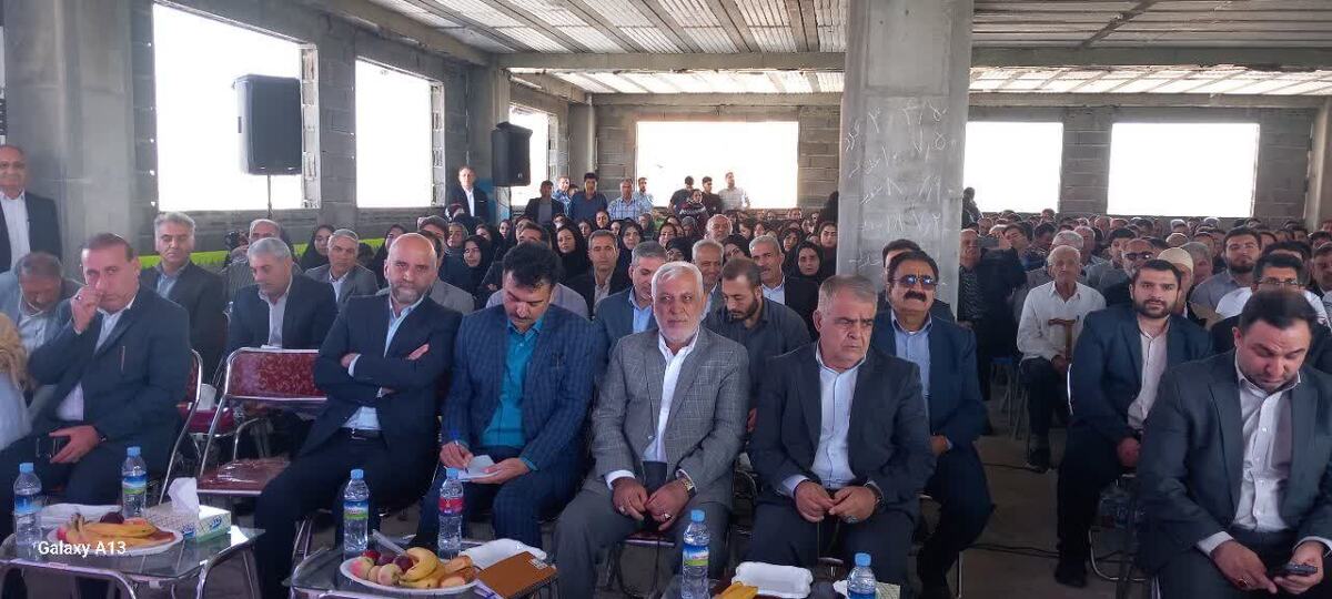 برگزاری مراسم آغاز سال زراعی جدید در بروجرد با حضور استاندار لرستان