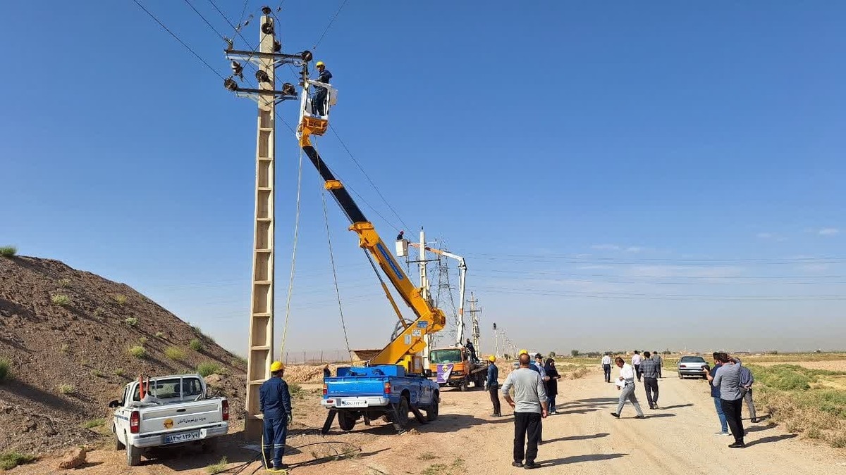 طرح اصلاح شبکه برق در ۶۲۲ روستای استان قزوین اجرا شده است