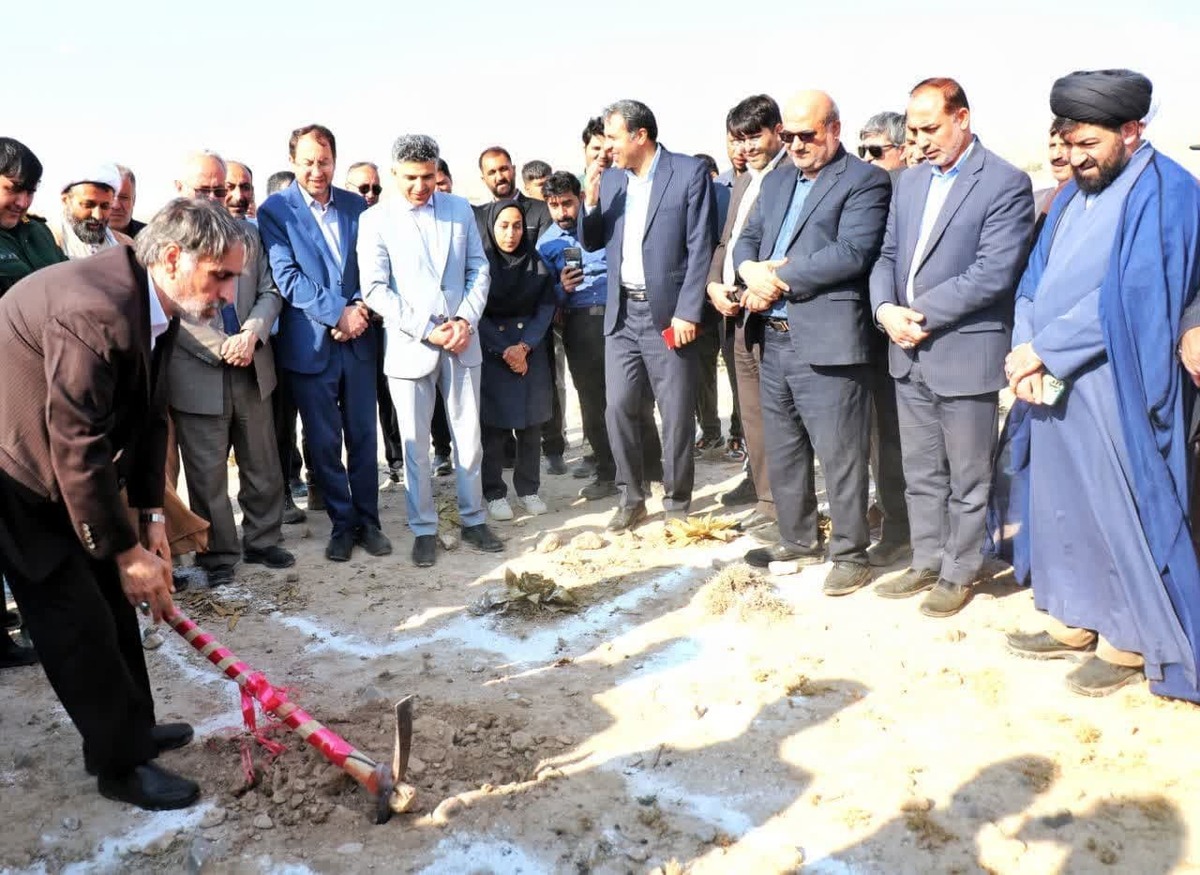 طرح ساخت ۸۰۰ واحد مسکن روستایی در شیروان خراسان‌شمالی با حضور استاندار کلنگ زنی شد