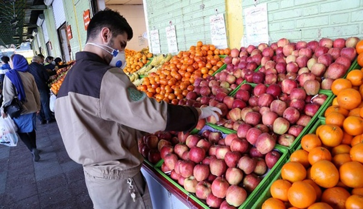 جمع‌آوری و معدوم‌سازی کالاهای غیرمجاز میدان میوه و تره‌بار