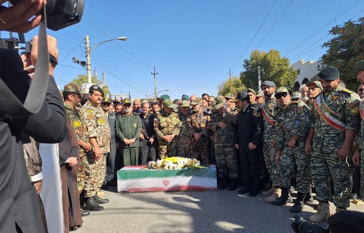 مراسم تشییع پیکر شهید سجادی منصوری در کرمانشاه برگزار شد