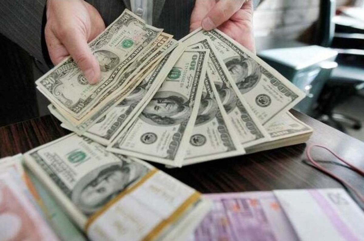 دلار تجاری ۶۹ هزار تومان/ یورو هزار تومان ارزان شد